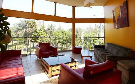 Flying Dog Hostel Лима Екстериор снимка