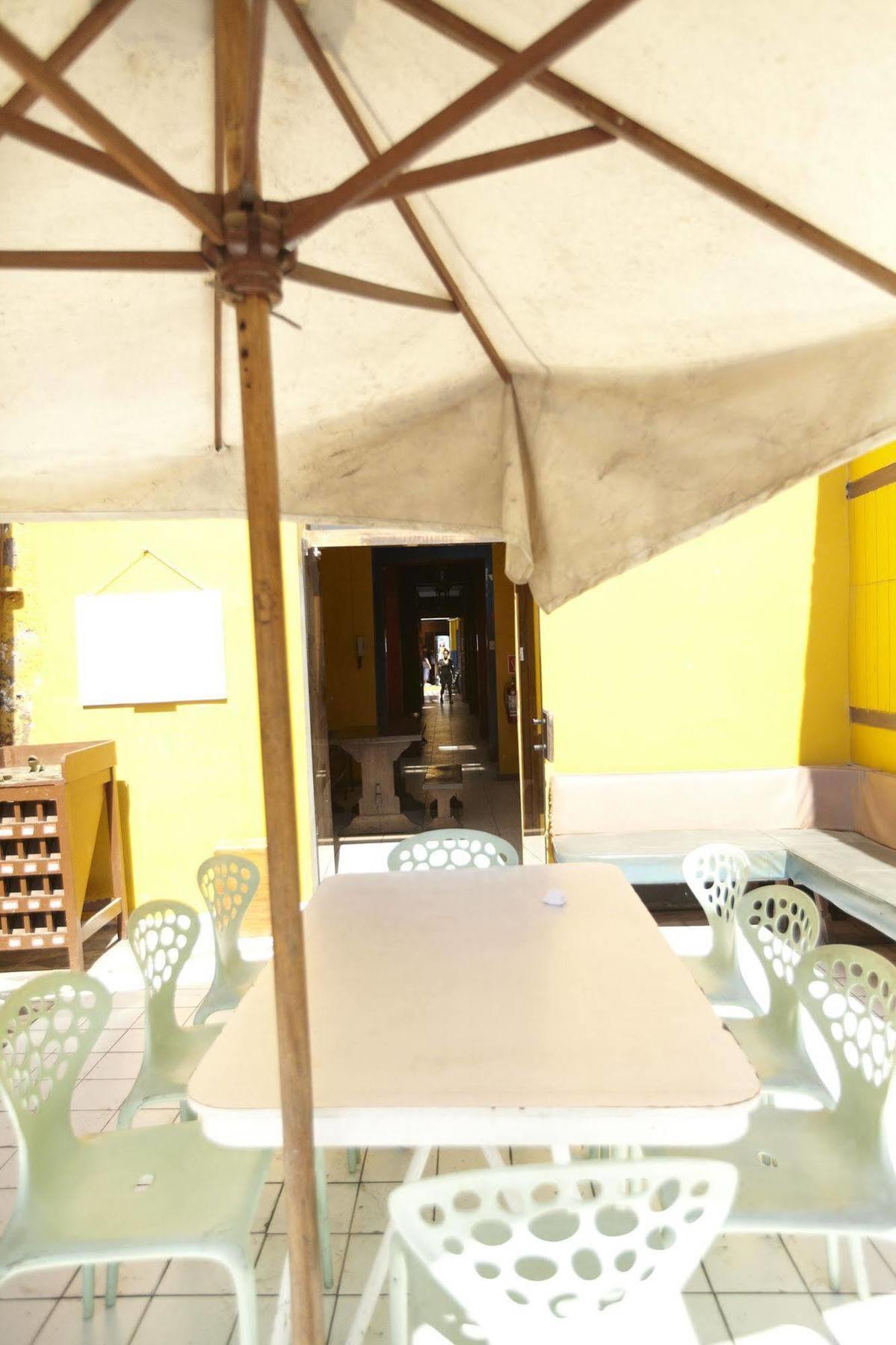 Flying Dog Hostel Лима Екстериор снимка
