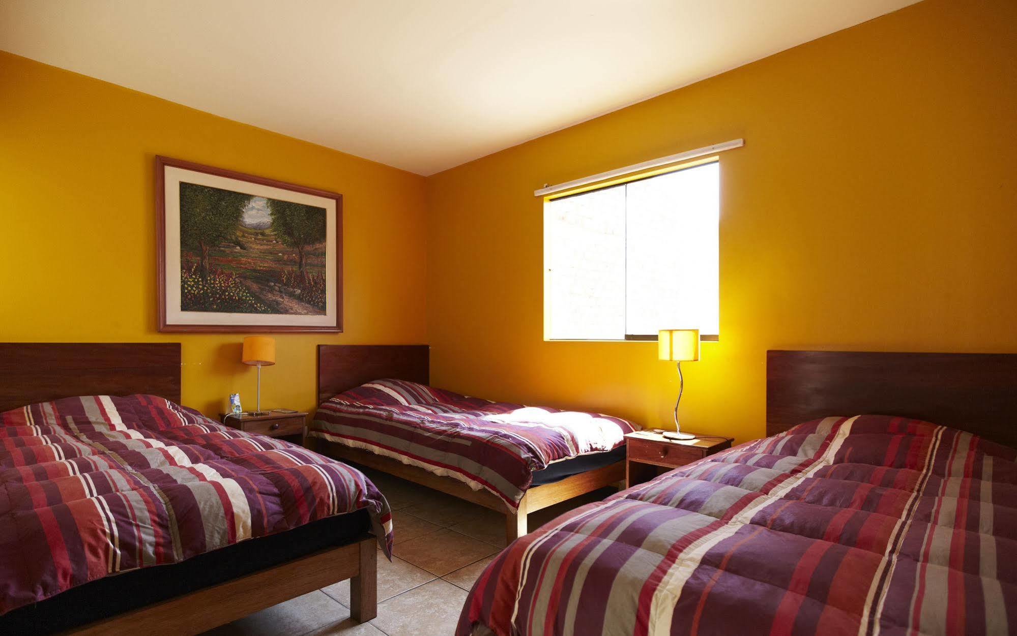 Flying Dog Hostel Лима Екстериор снимка