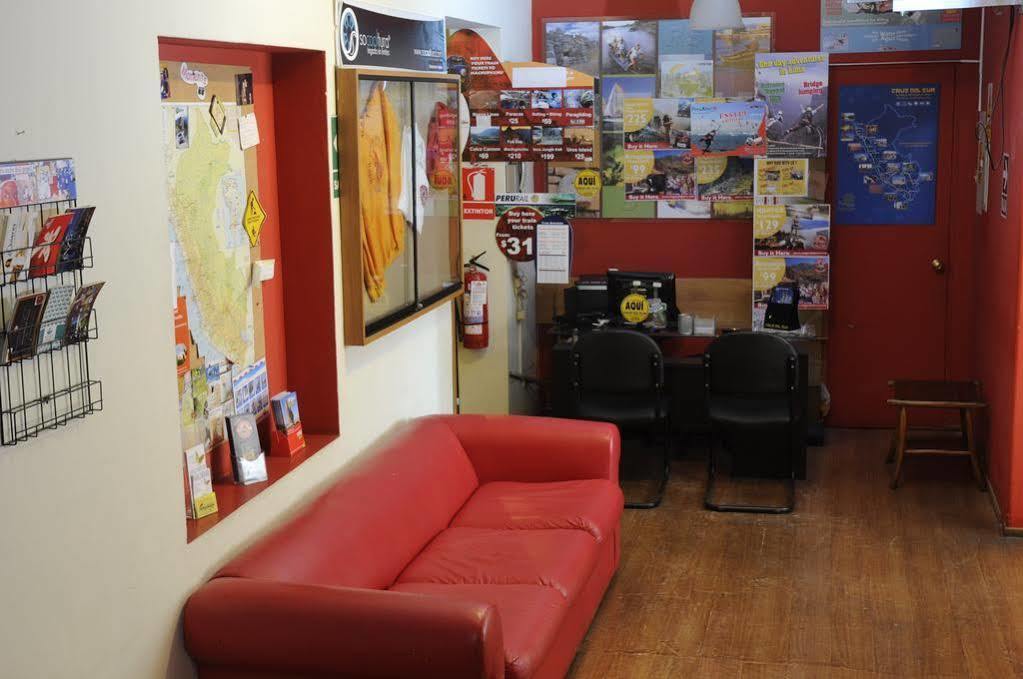 Flying Dog Hostel Лима Екстериор снимка