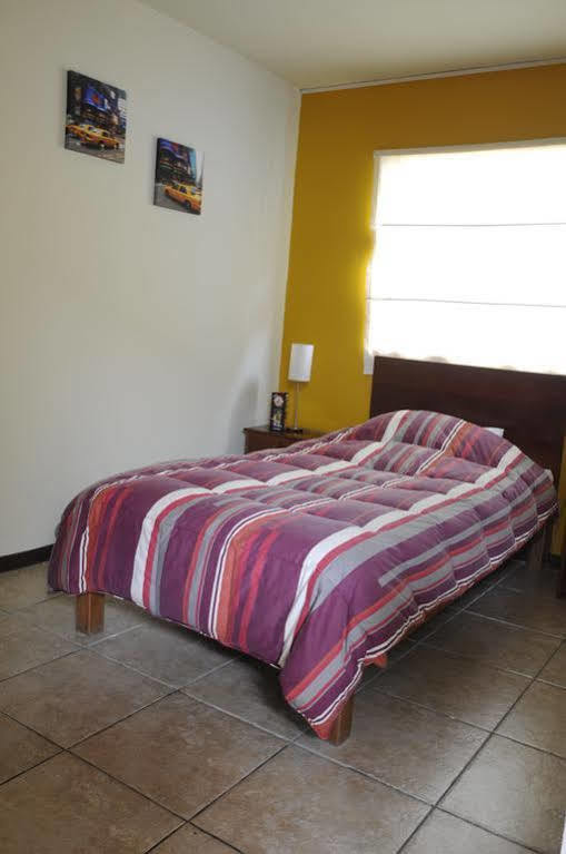 Flying Dog Hostel Лима Екстериор снимка