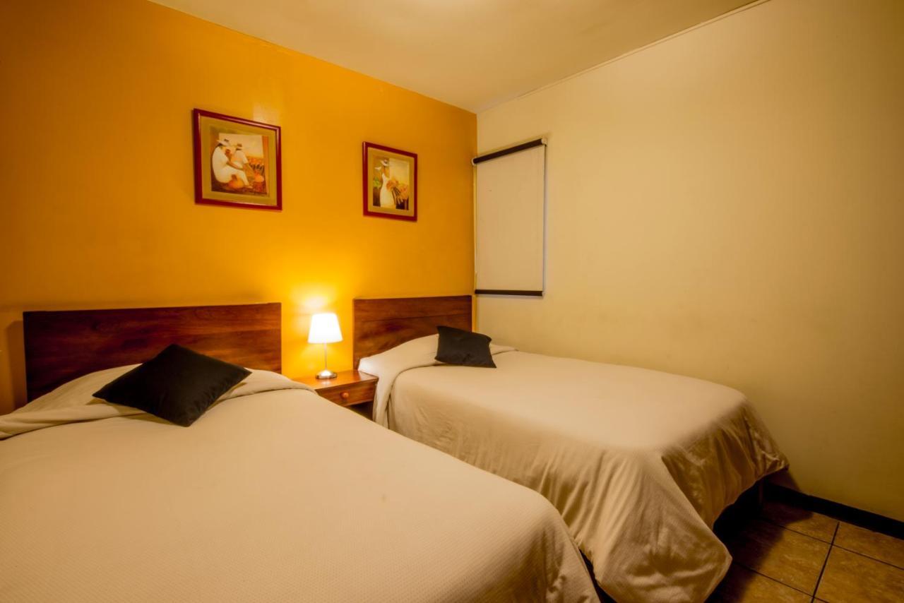 Flying Dog Hostel Лима Екстериор снимка