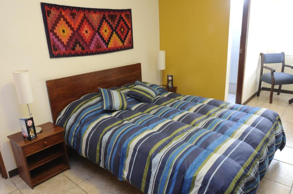Flying Dog Hostel Лима Екстериор снимка